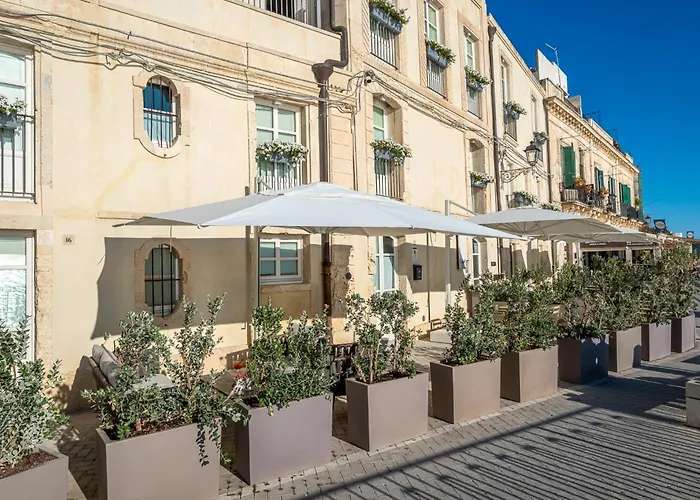 Palazzo Alfeo Aparthotel